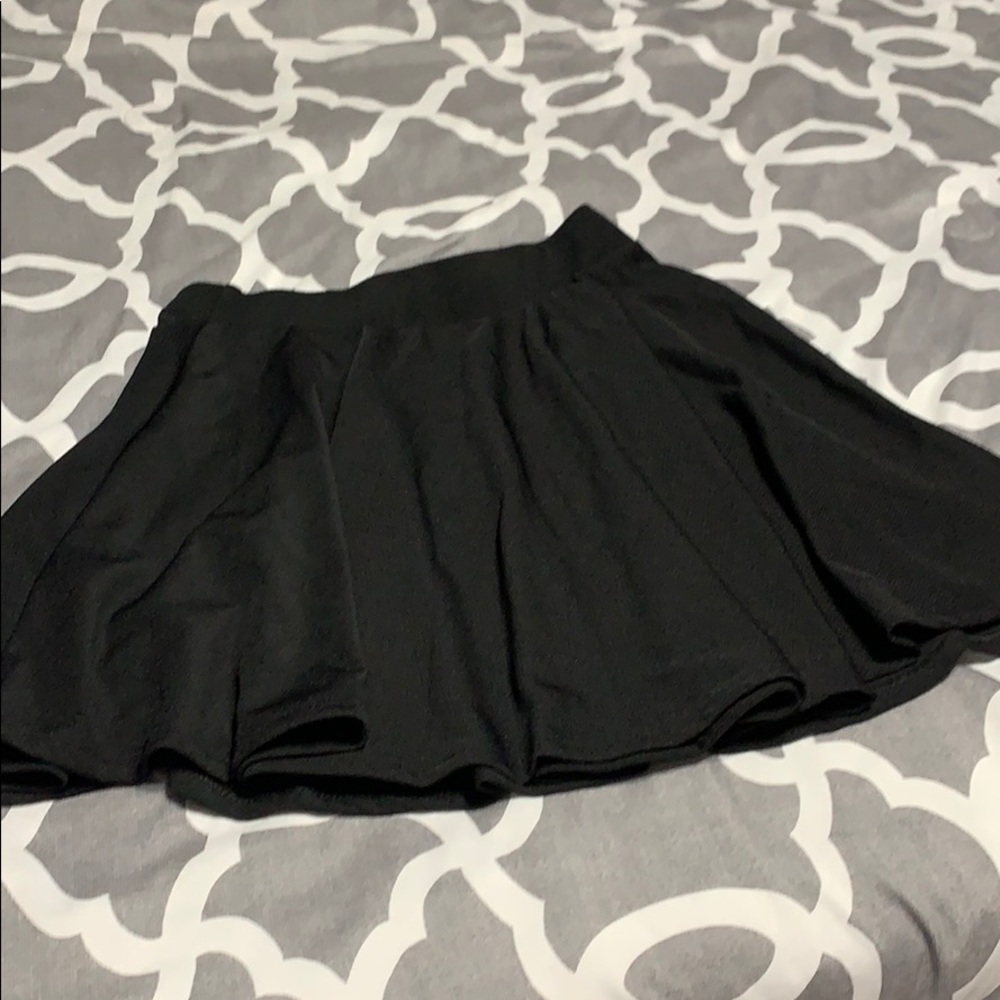 Pretty black skirt!